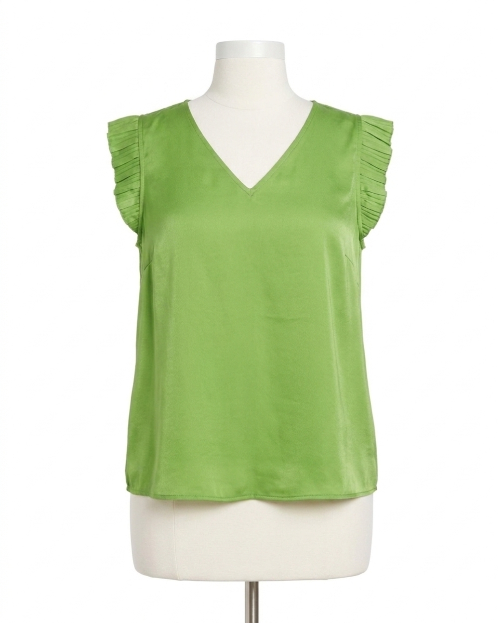 NEW VINCE CAMUTO v neck short sleeve top in salted lime